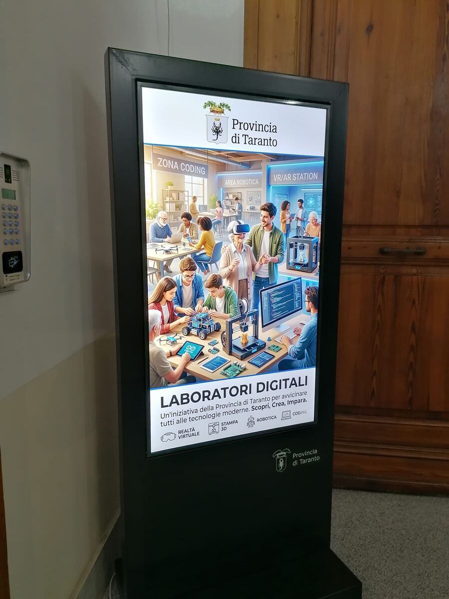 Contenuto istituzionale visualizzato su totem