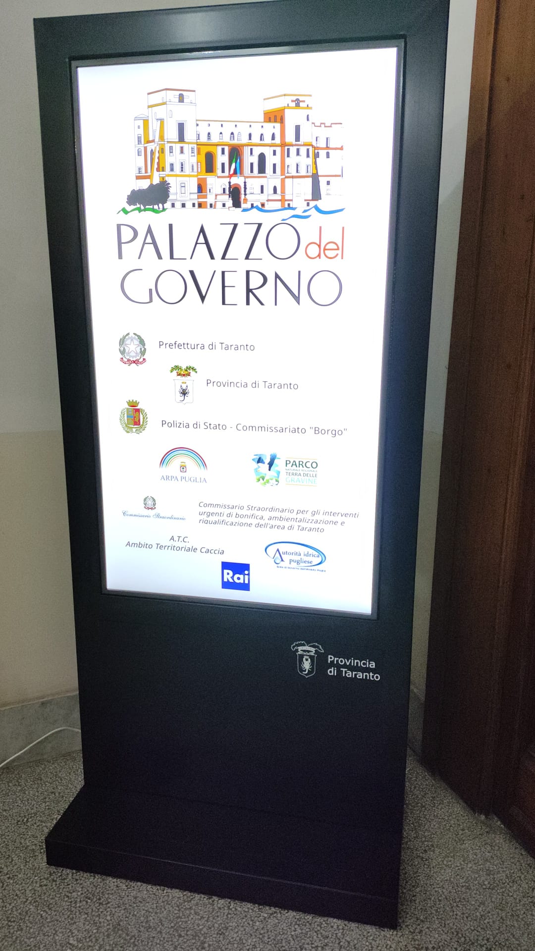 Totem in uso quotidiano nel Palazzo del Governo